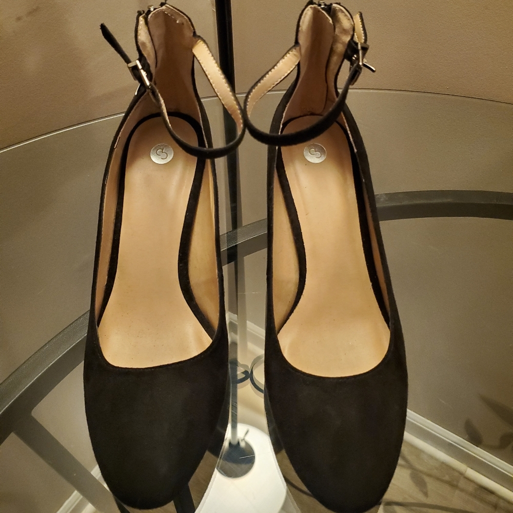 Black Shoes (Great for Professionals)